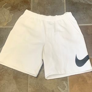 XL Nike Sportswear Club